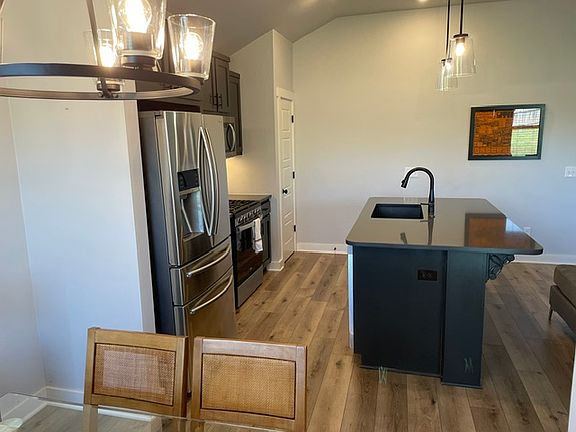5th image of 1118 Autry St