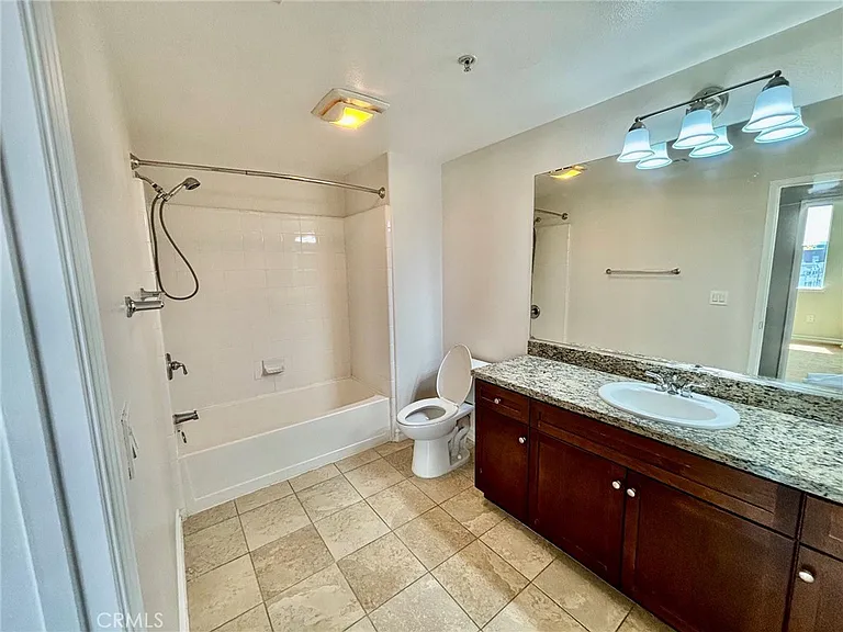 629 Traction Ave #606 — Photo 7