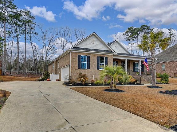 3rd image of 175 Autumn Dr