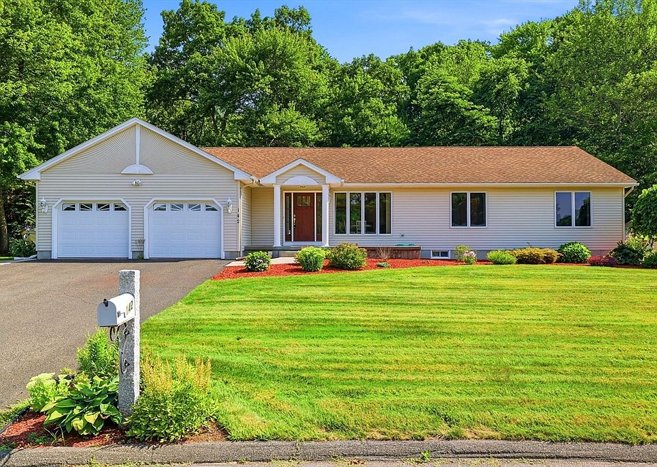 1st image of 142 Oak Knoll Cir