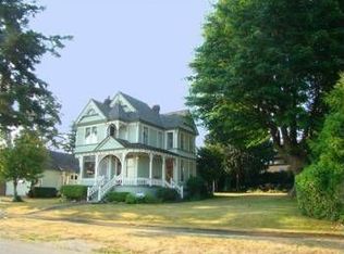 1613 7th St, Anacortes, WA 98221