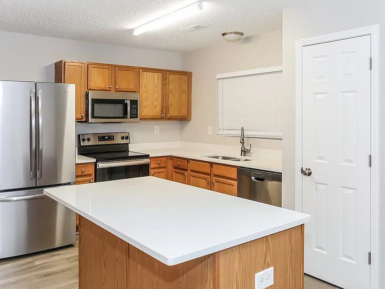13515 Glasgow Green Ln — Photo 7