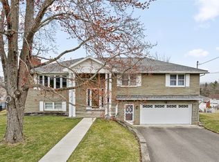712 Redwood Ln, Vestal, NY 13850