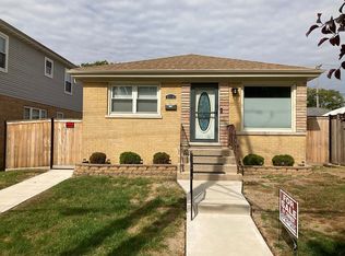 6706 W Harts Rd, Niles, IL 60714