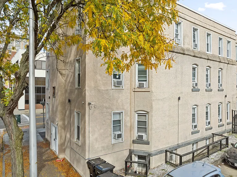 82 Hawley St #1H — Photo 18