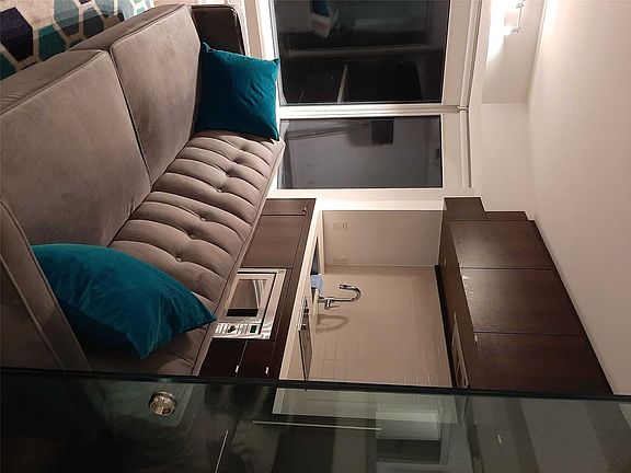 3rd image of 155 Yorkville Ave #905