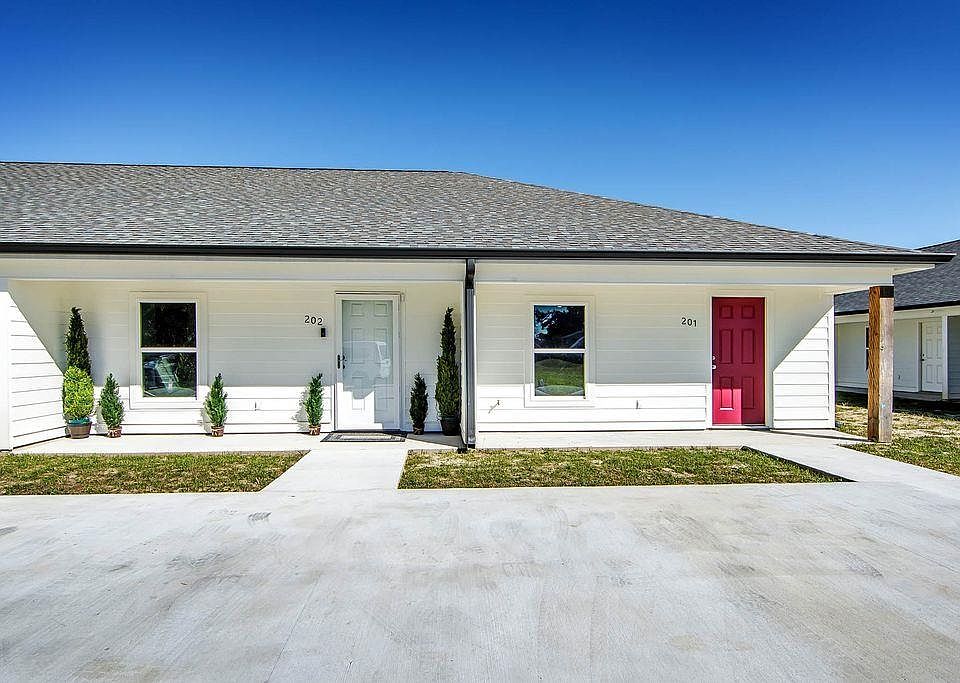 1st image of 1300 Lafourche Dr #202