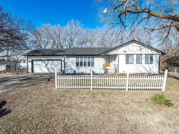 107 N Goddard Rd, Goddard, KS 67052
