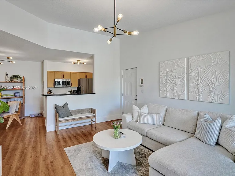 6841 SW 44th St #305 — Photo 7