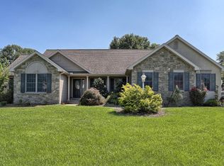 11 Irvin Dr, Lititz, PA 17543