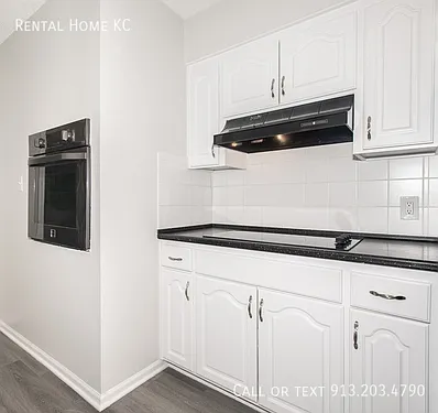 7800 Noland Rd — Photo 12