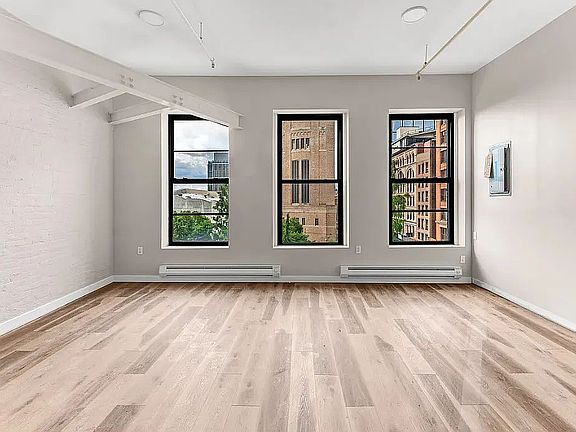 3rd image of 528 Canal St Fl 1