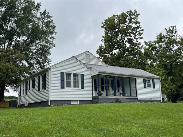 3353 Lottie B Rd, Jonesville, NC 28642