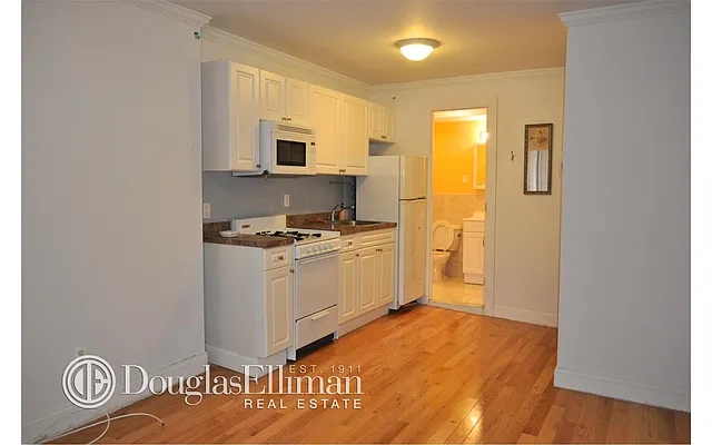 Rented by Douglas Elliman | media 19