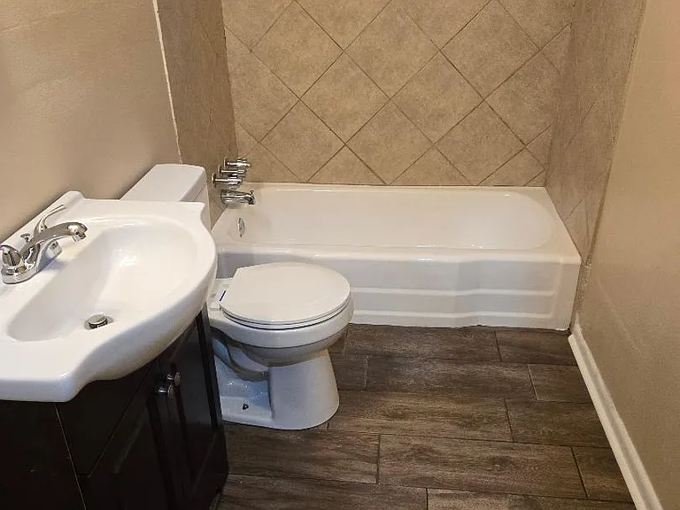 810 S Oak St #810 — Photo 2