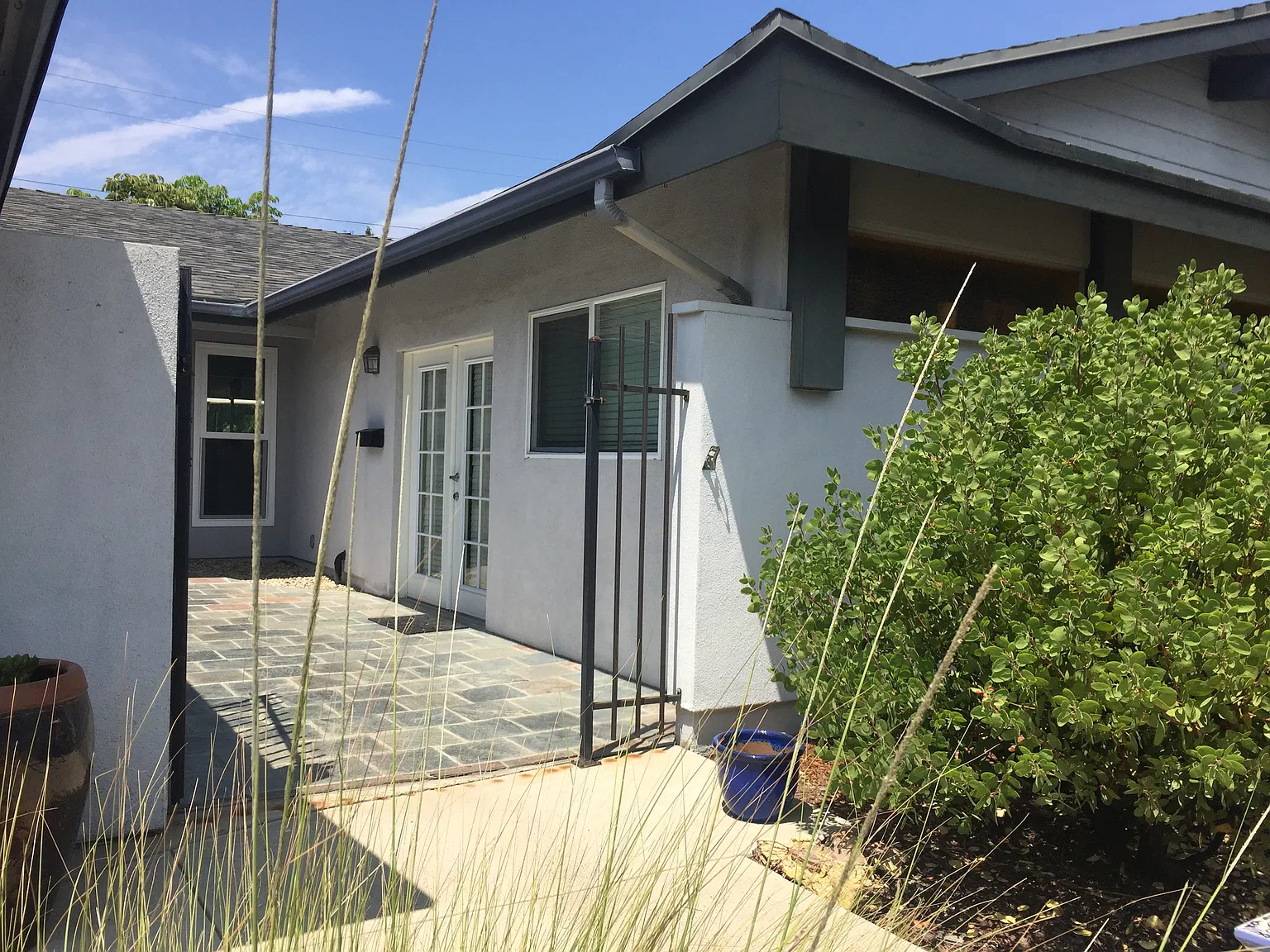 Studio, 540 sqft, $1,580 — Photo 1
