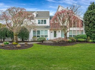 4 Maureen Dr, Mount Sinai, NY 11766