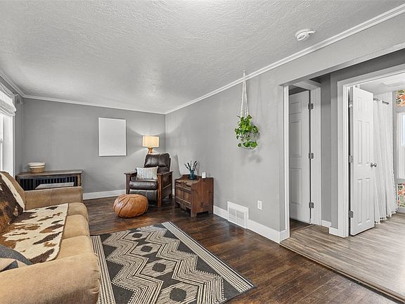 5th image of 723 Howard Ave