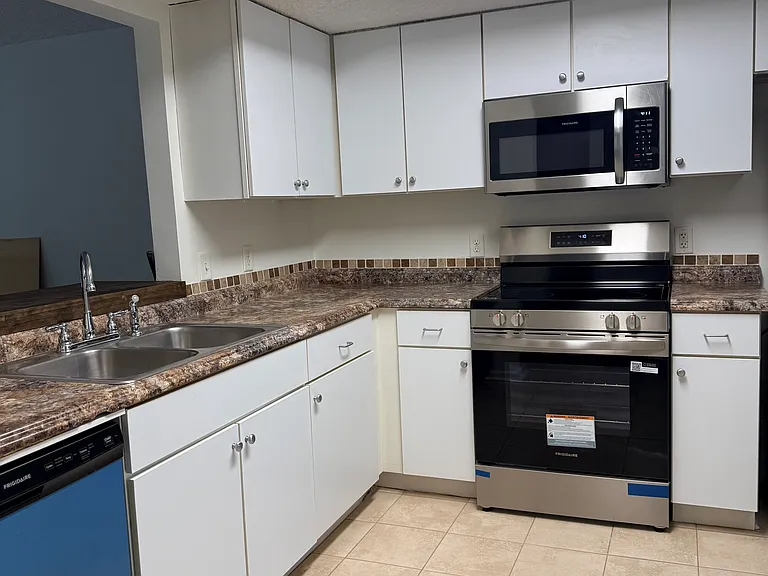 Jasmine Pl — Photo 5