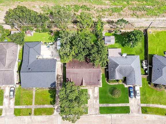 3rd image of 1223 River Rock Dr