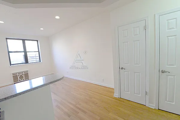 Rented by Peter Ashe | media 4