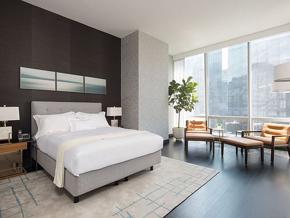 3rd image of 157 W 57th St APT 36E