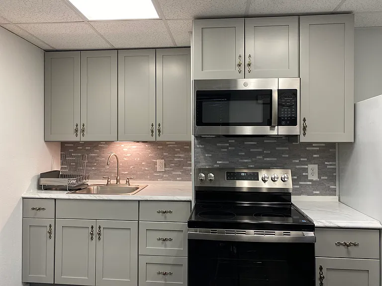 326 S Allen St #6 — Photo 8