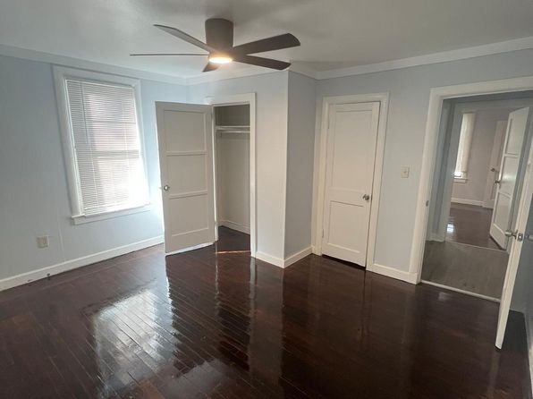 jackson-mississippi-2053015318 picture