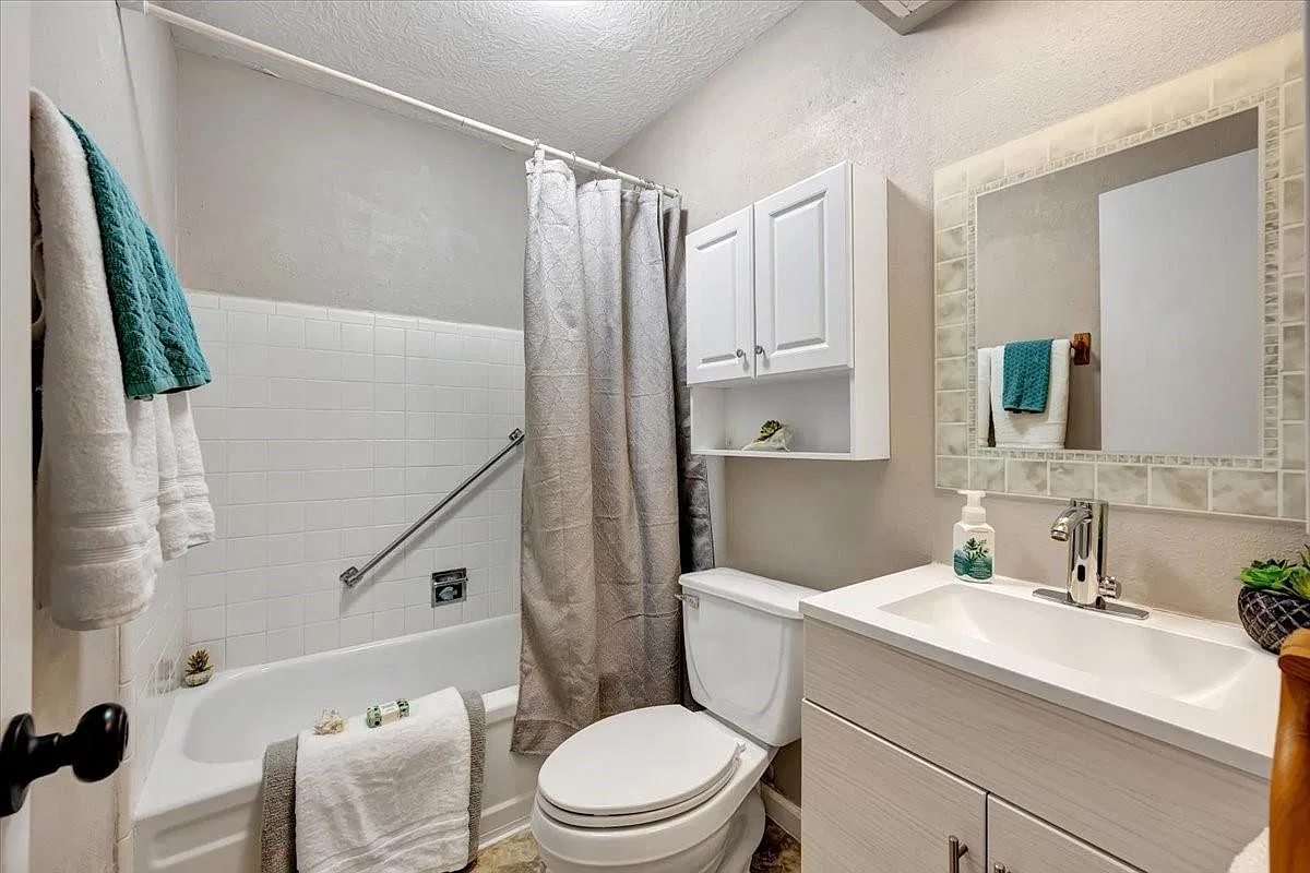 2 bed, 1.5 bath, 912 sqft, $1,600 — Photo 4