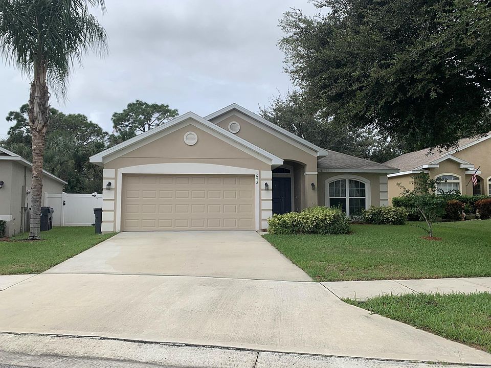 1st image of 672 Hollow Glen Dr