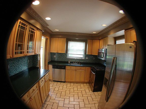 2nd image of 22925 Colony St