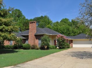 1204 Nixon Dr, Tupelo, MS 38801