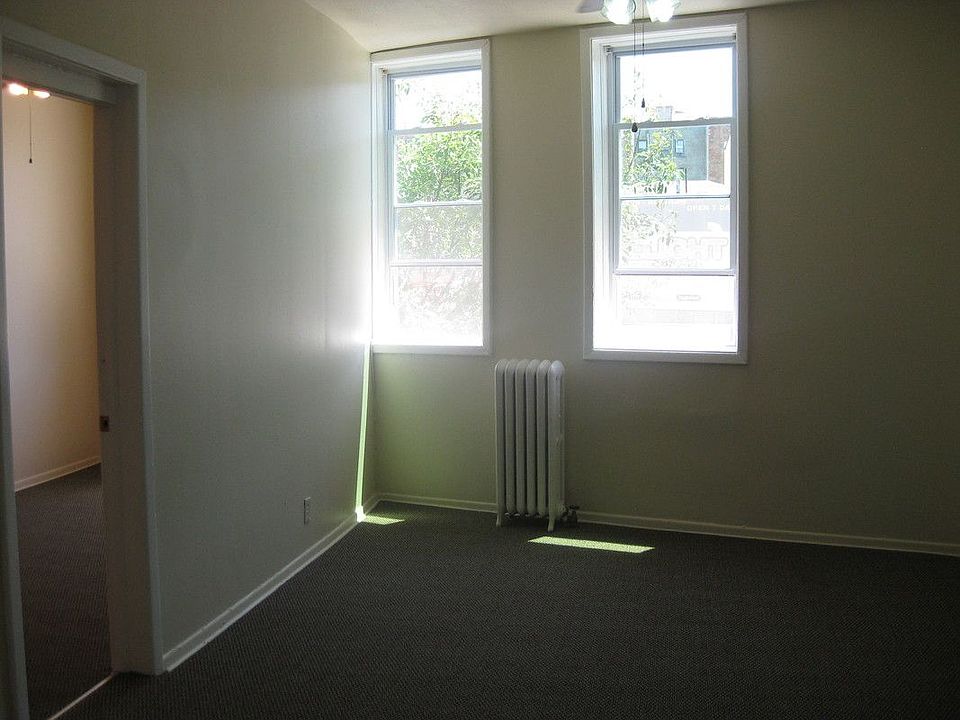 2nd image of 297 Kings Hwy #2F