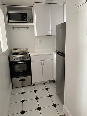 Rented by Mallory Management Corp | media 8