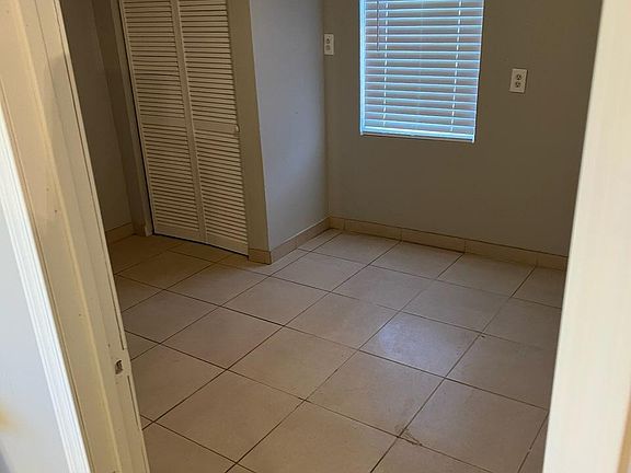 5th image of 2541 E ILLINI Street