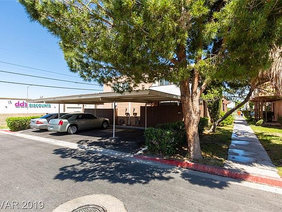 2nd image of 3508 Villa Knolls North Dr
