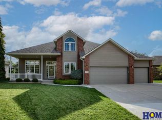 6501 Blackstone Rd, Lincoln, NE 68526