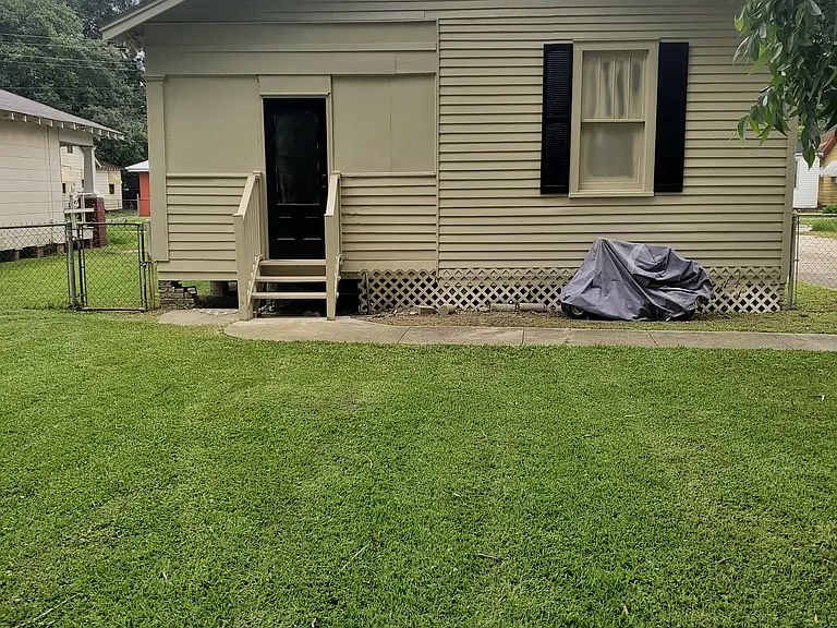 2725 Washington Ave — Photo 11