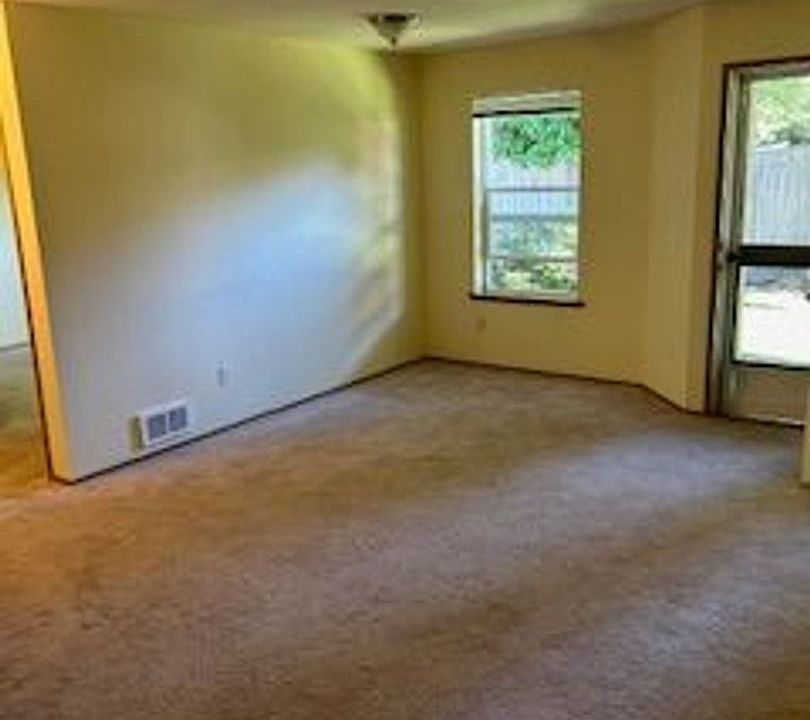1st image of 1302 N 152nd St APT 14