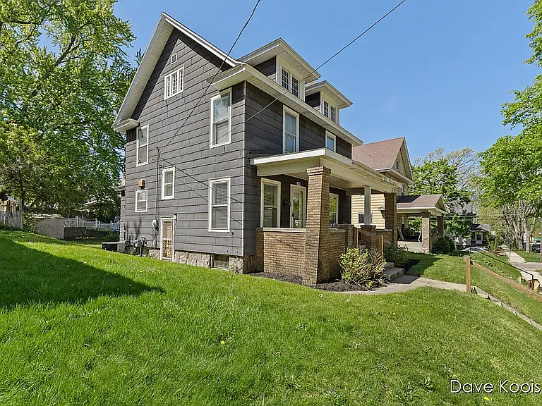 106 Colfax St NE — Photo 3