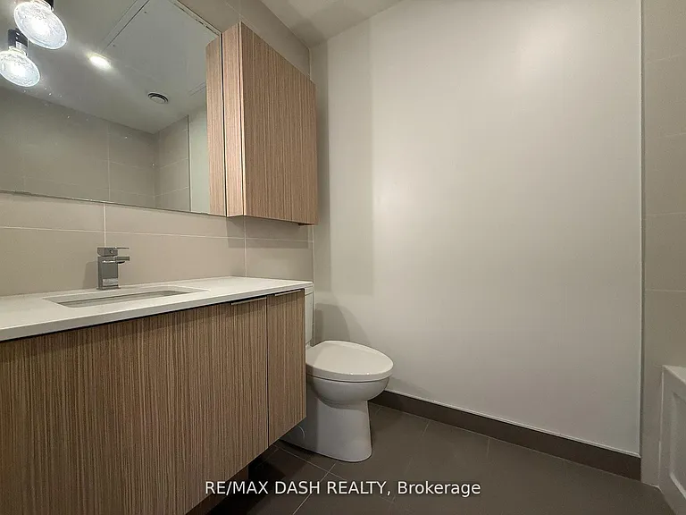 10 Deerlick Ct #104 — Photo 8