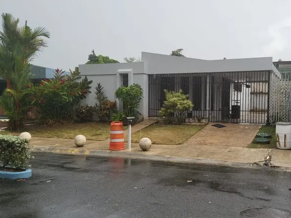 Urb Versalles A2 Calle Carbonell, Bayamon, PR 00959