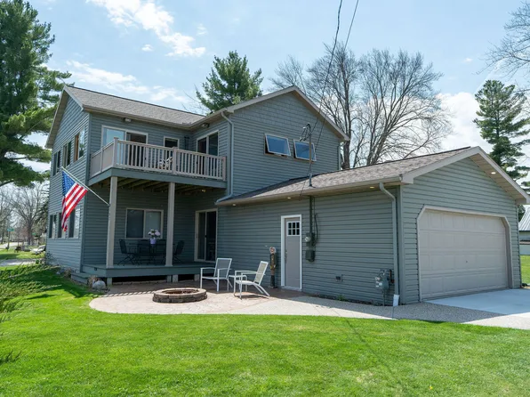 607 Shoreline Dr, Houghton Lake, MI 48629
