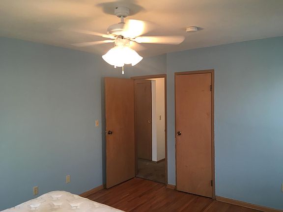 3rd image of 903 Oakdale Ave APT 202