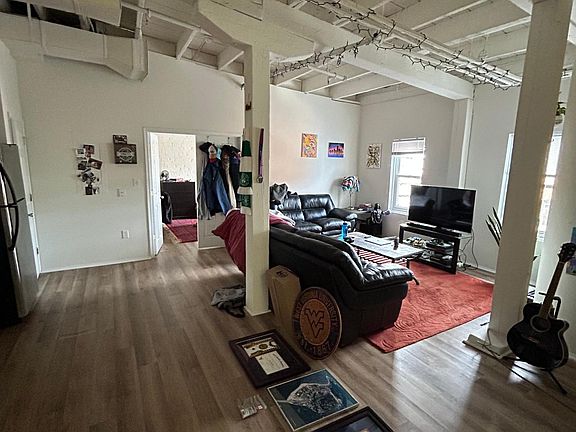 3rd image of 0 E Broad St APT 3C