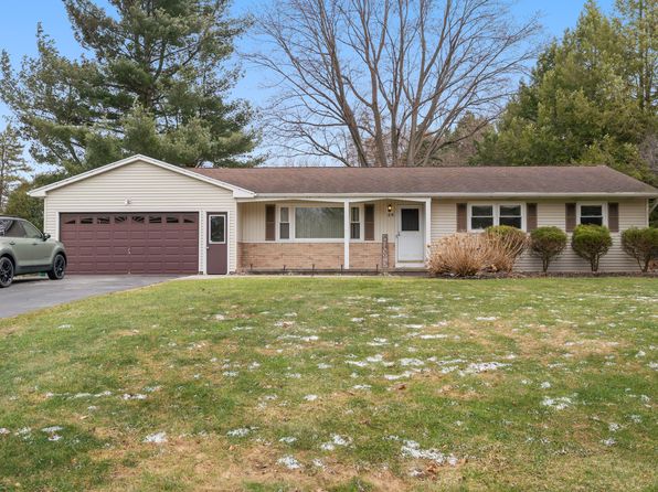 28 Matthew Dr