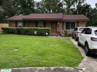 1140 Woodlake Dr, Cantonment, FL 32533