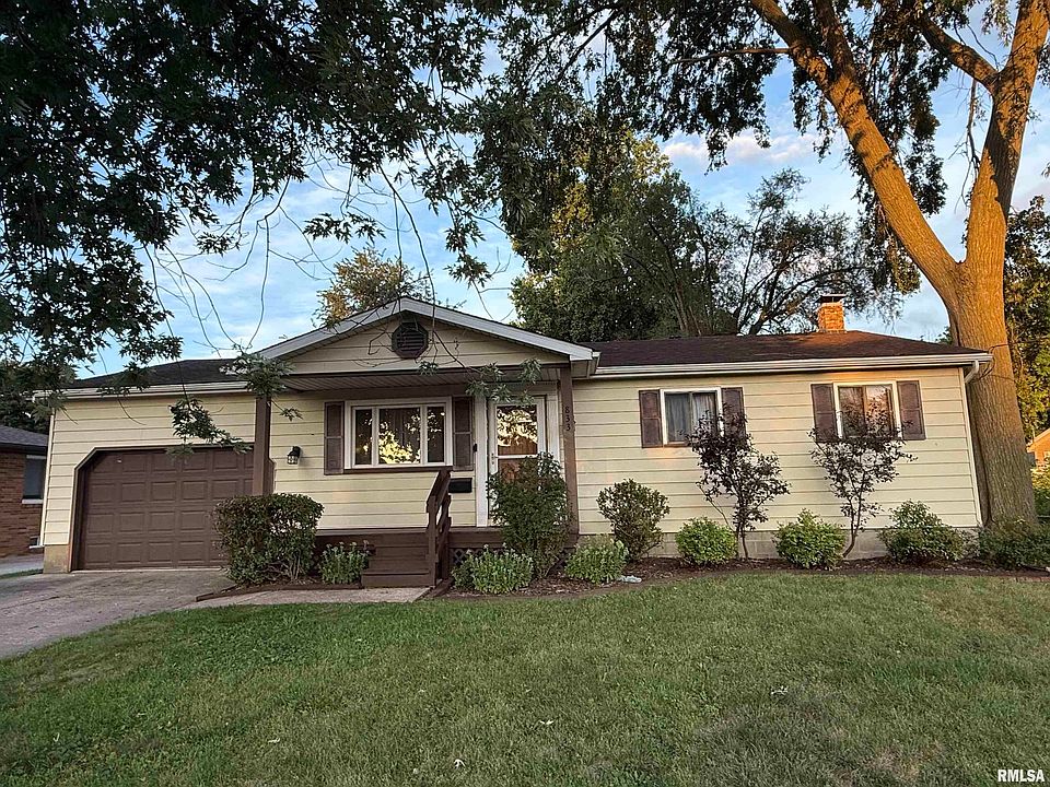 1st image of 833 N 8th Ave