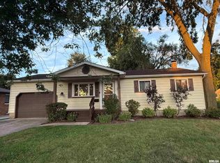 833 N 8th Ave, Canton, IL 61520
