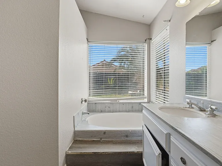 16488 Mountain St — Photo 18